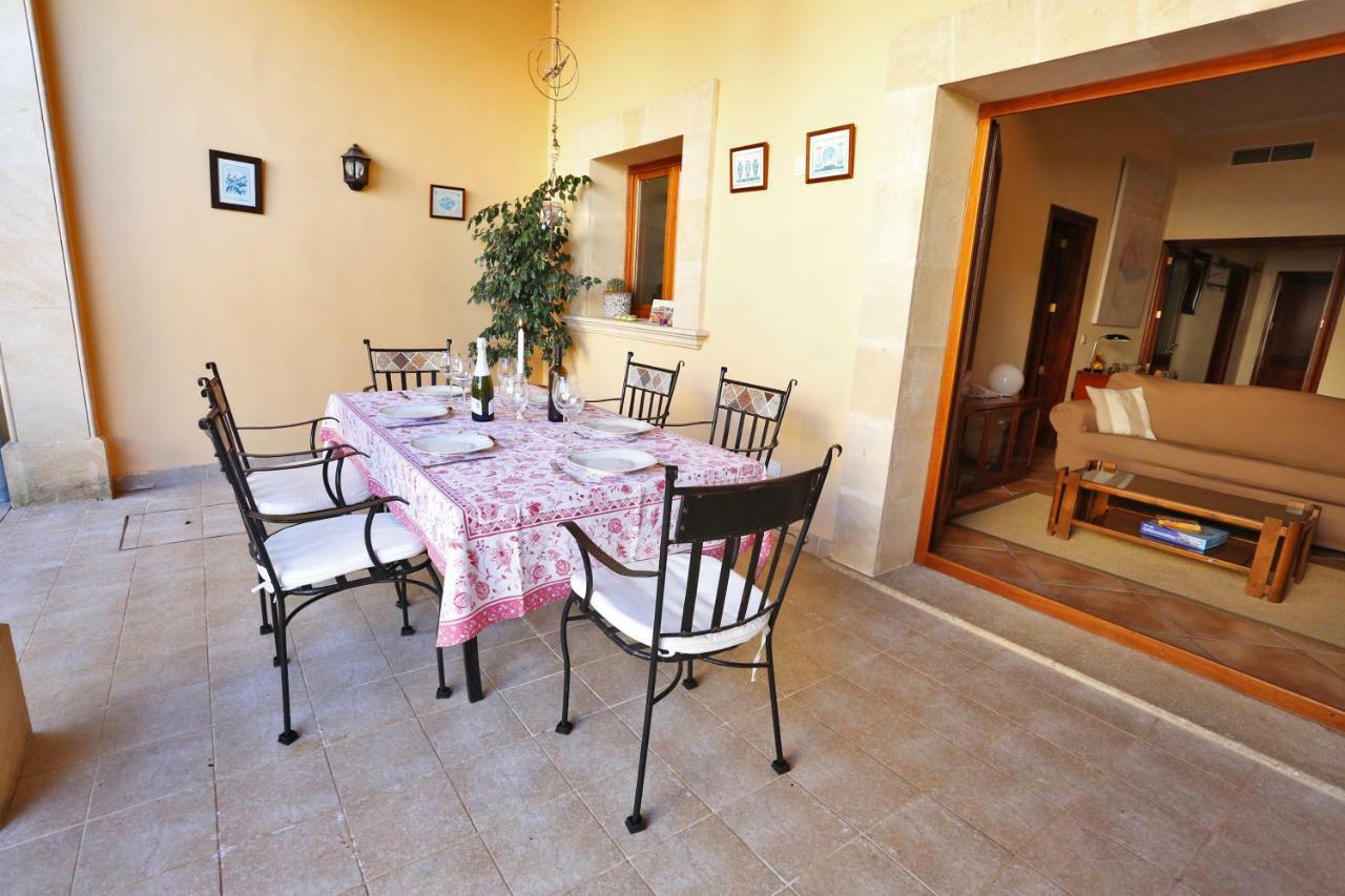 Flowers House Maria De La Salut Exterior foto